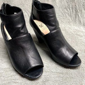 Vince Camuto Endra Leather Peep Toe Bootie size 6